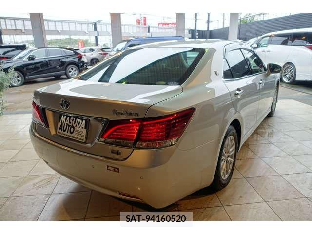 Toyota CROWN SEDAN 2017-10 7216651-19