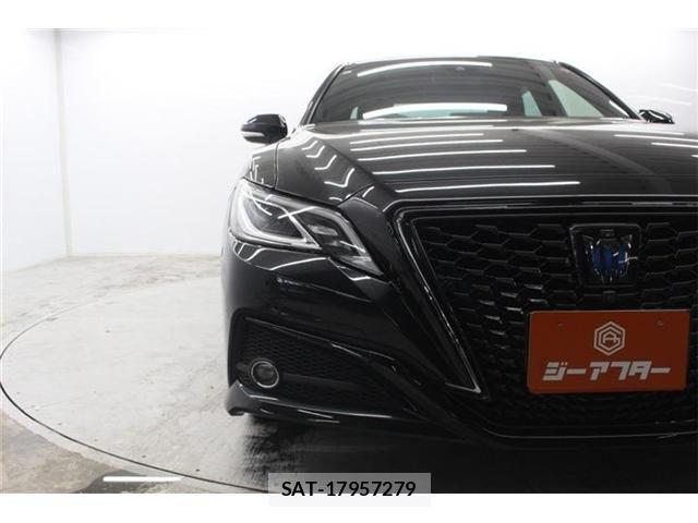 Toyota CROWN SEDAN 2018-08 7216659-10