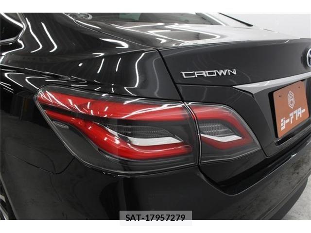 Toyota CROWN SEDAN 2018-08 7216659-17