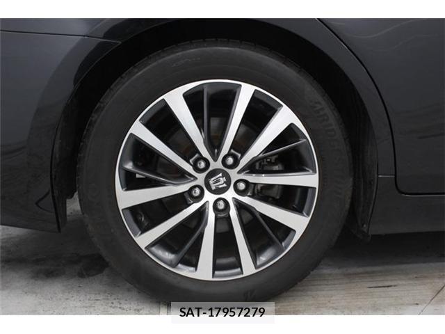Toyota CROWN SEDAN 2018-08 7216659-25