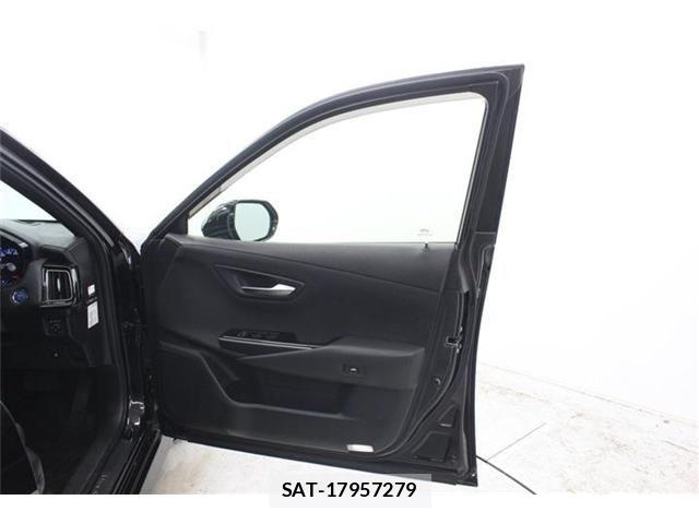 Toyota CROWN SEDAN 2018-08 7216659-29