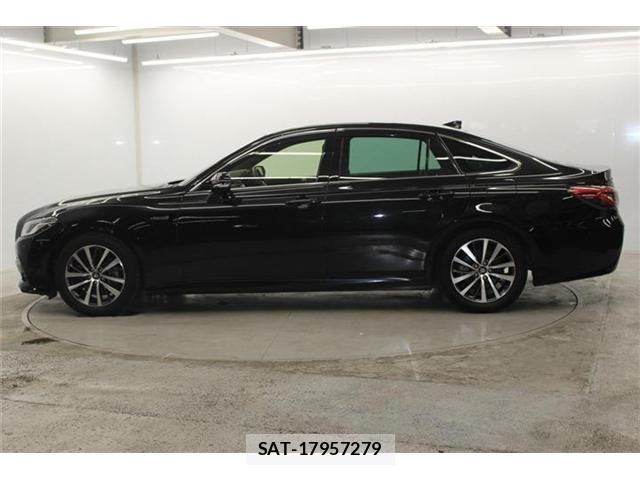 Toyota CROWN SEDAN 2018-08 7216659-7