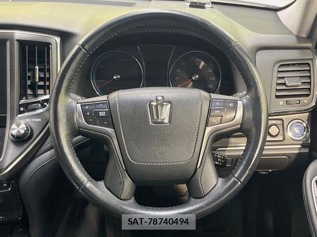 Toyota CROWN SEDAN 2014-08 7216635-10