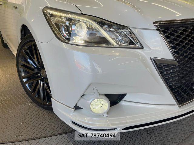 Toyota CROWN SEDAN 2014-08 7216635-11