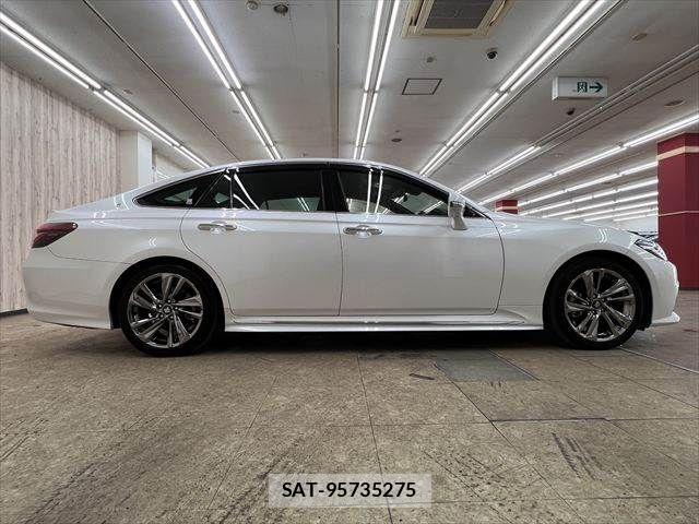 Toyota CROWN SEDAN 2021-07 7216696-16