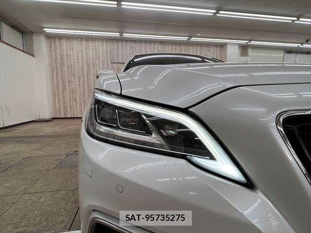 Toyota CROWN SEDAN 2021-07 7216696-23