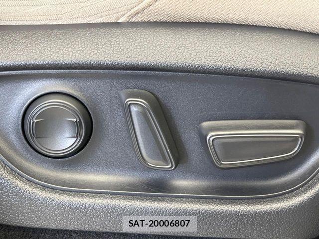 Toyota CROWN SEDAN 2019-05 7216680-11