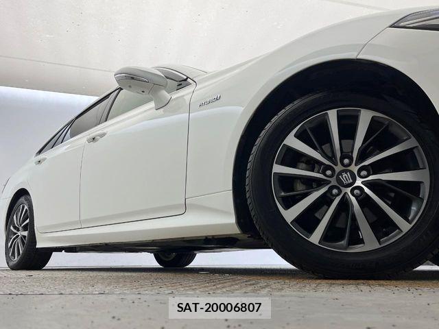 Toyota CROWN SEDAN 2019-05 7216680-13