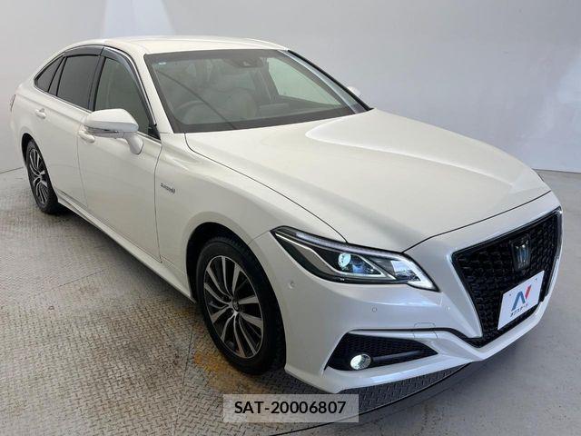 Toyota CROWN SEDAN 2019-05 7216680-16