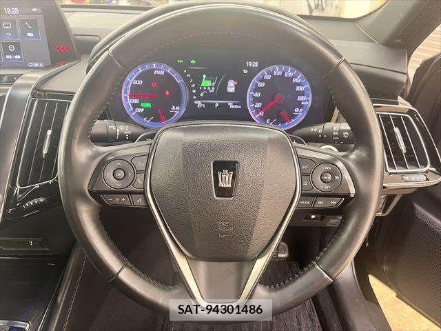 Toyota CROWN SEDAN 2019-04 7216683-9