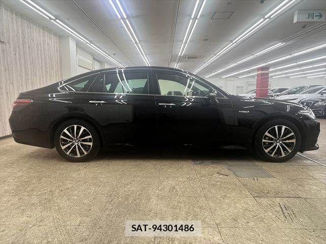Toyota CROWN SEDAN 2019-04 7216683-14