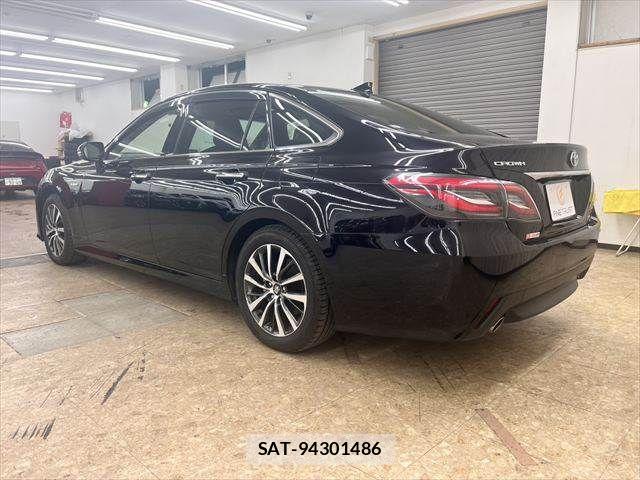 Toyota CROWN SEDAN 2019-04 7216683-17