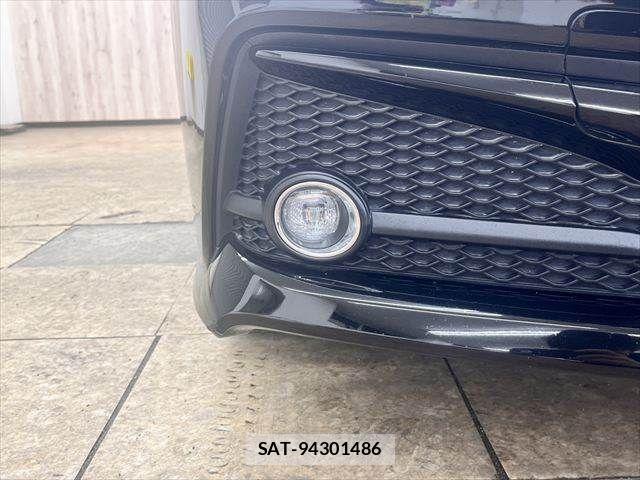Toyota CROWN SEDAN 2019-04 7216683-23
