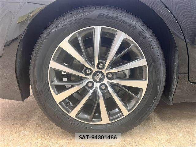 Toyota CROWN SEDAN 2019-04 7216683-27