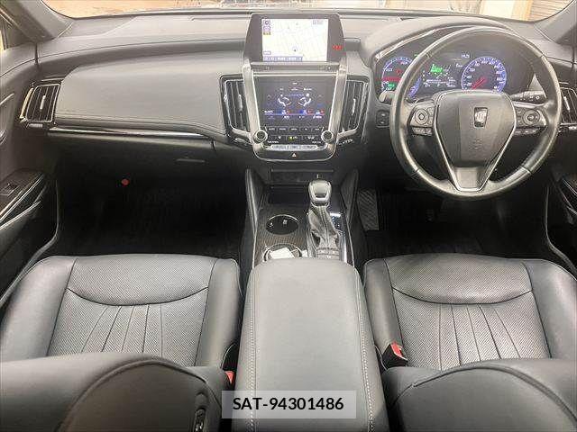 Toyota CROWN SEDAN 2019-04 7216683-2
