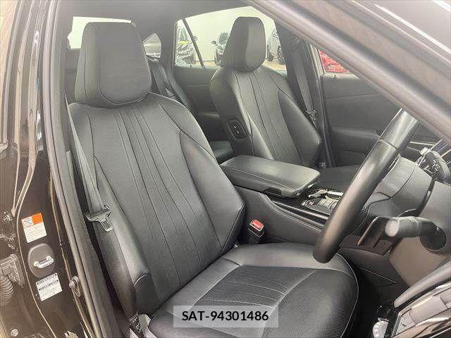 Toyota CROWN SEDAN 2019-04 7216683-6