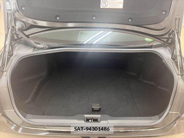 Toyota CROWN SEDAN 2019-04 7216683-8