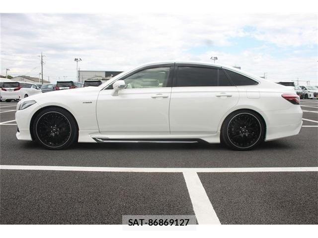 Toyota CROWN SEDAN 2019-05 7216681-12
