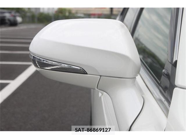 Toyota CROWN SEDAN 2019-05 7216681-19