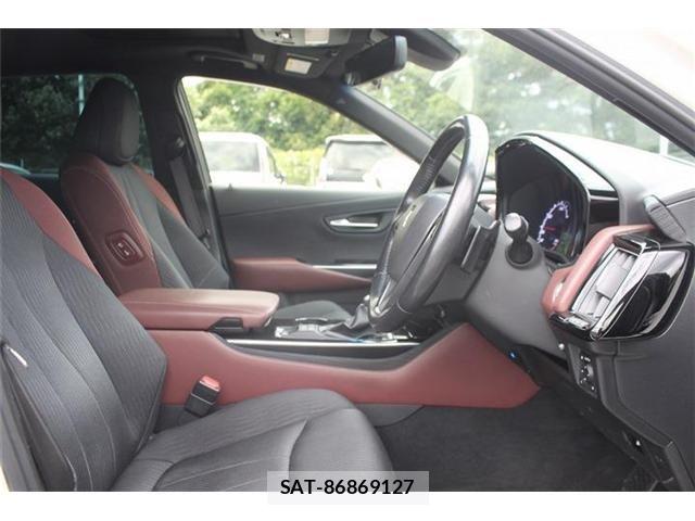 Toyota CROWN SEDAN 2019-05 7216681-28