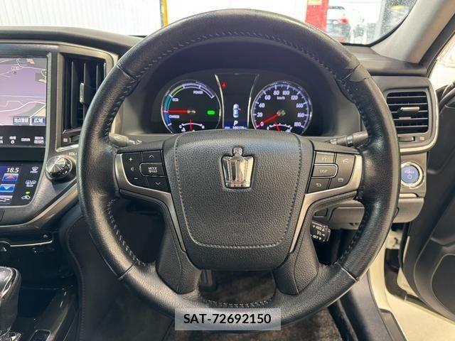 Toyota CROWN SEDAN 2014-04 7216632-12