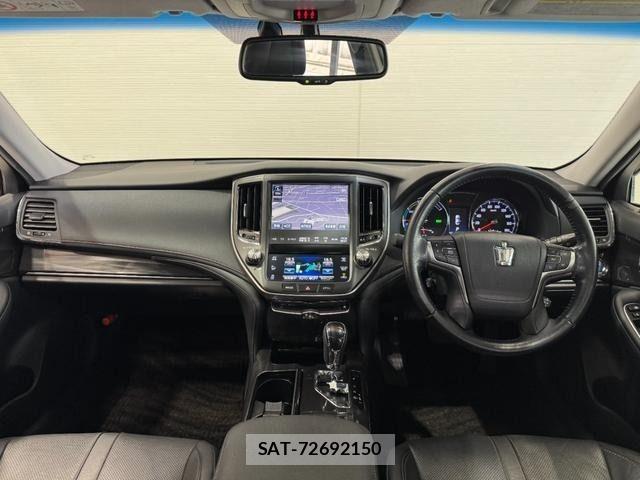 Toyota CROWN SEDAN 2014-04 7216632-1