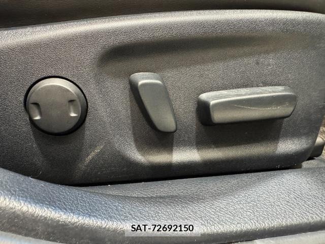 Toyota CROWN SEDAN 2014-04 7216632-24