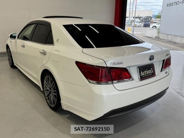 Toyota CROWN SEDAN 2014-04 7216632-3