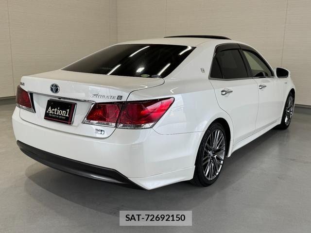 Toyota CROWN SEDAN 2014-04 7216632-5
