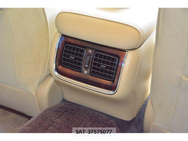 Toyota CROWN SEDAN 2013-03 7216613-17