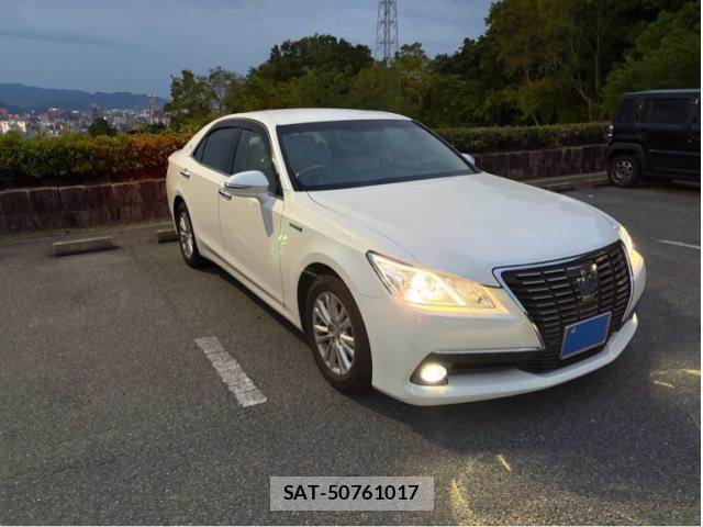Toyota CROWN SEDAN 2013-06 7216611-0