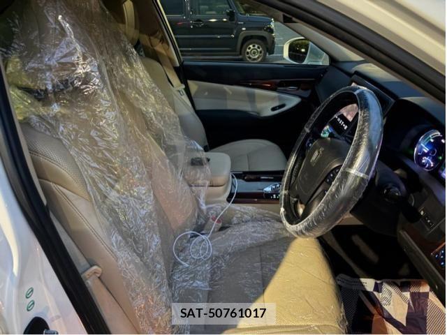 Toyota CROWN SEDAN 2013-06 7216611-14