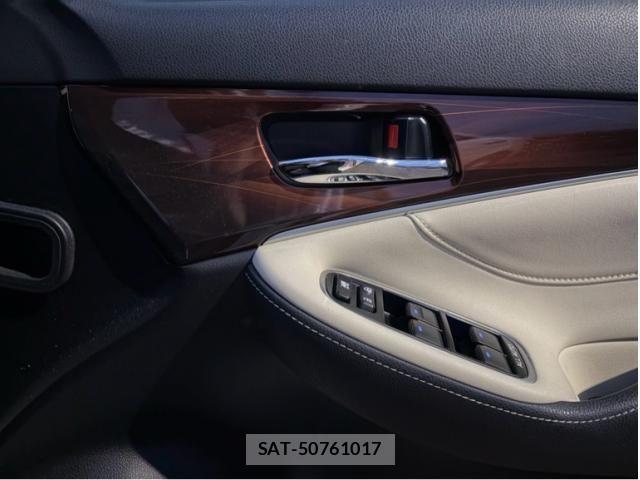Toyota CROWN SEDAN 2013-06 7216611-15