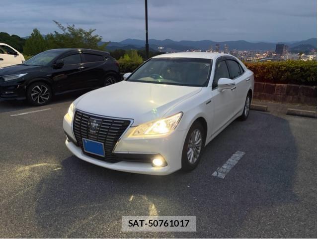 Toyota CROWN SEDAN 2013-06 7216611-1