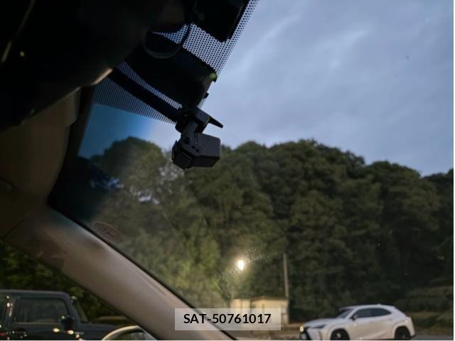 Toyota CROWN SEDAN 2013-06 7216611-23