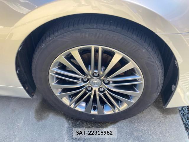 Toyota CROWN SEDAN 2013-03 7216610-10