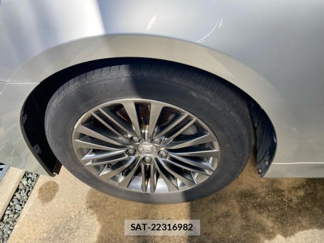 Toyota CROWN SEDAN 2013-03 7216610-13