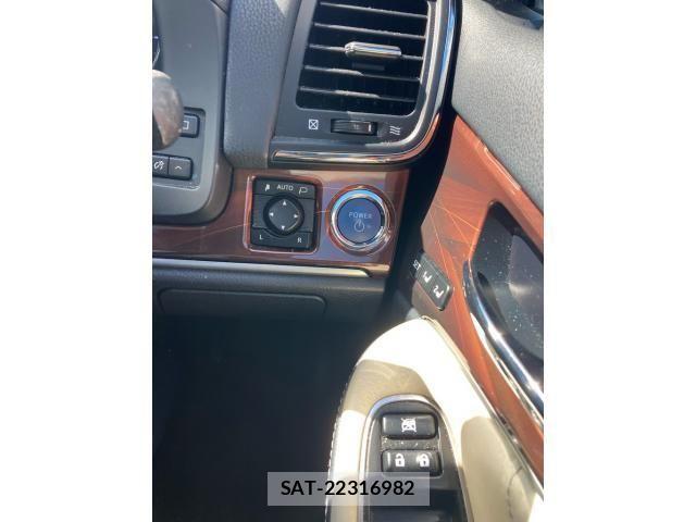 Toyota CROWN SEDAN 2013-03 7216610-15