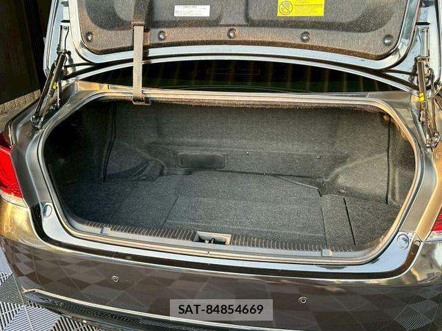 Toyota CROWN SEDAN 2014-11 7216639-15