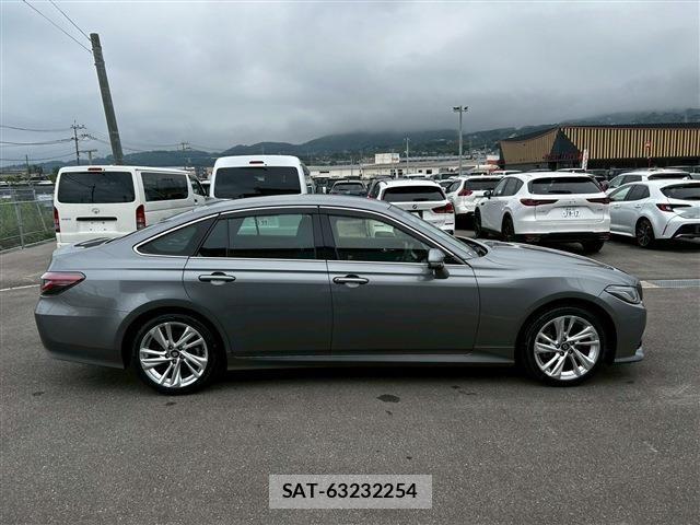 Toyota CROWN SEDAN 2021-07 7216697-9