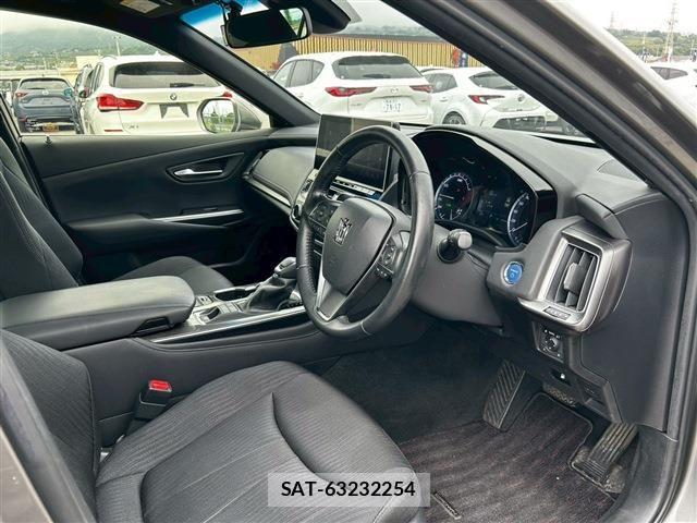 Toyota CROWN SEDAN 2021-07 7216697-11