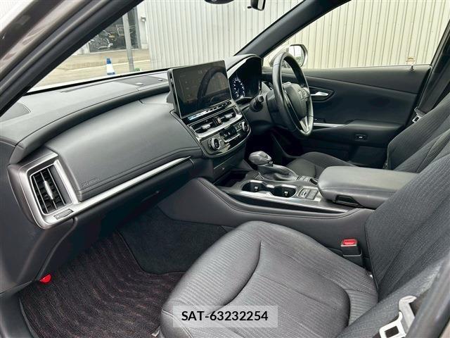 Toyota CROWN SEDAN 2021-07 7216697-12