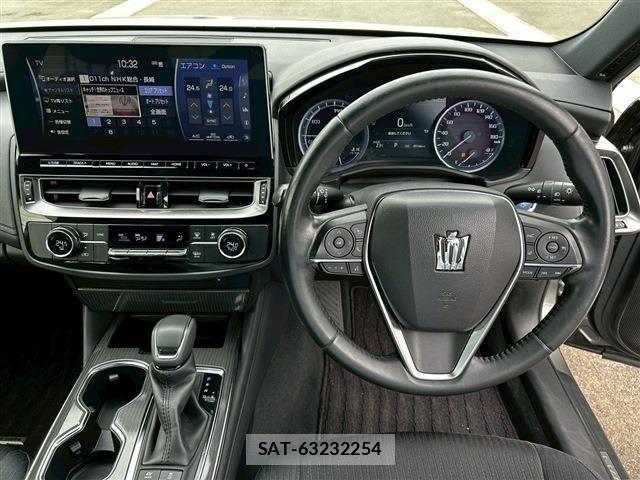 Toyota CROWN SEDAN 2021-07 7216697-16