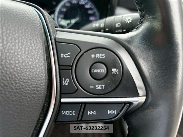 Toyota CROWN SEDAN 2021-07 7216697-18