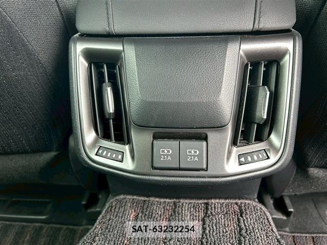 Toyota CROWN SEDAN 2021-07 7216697-23