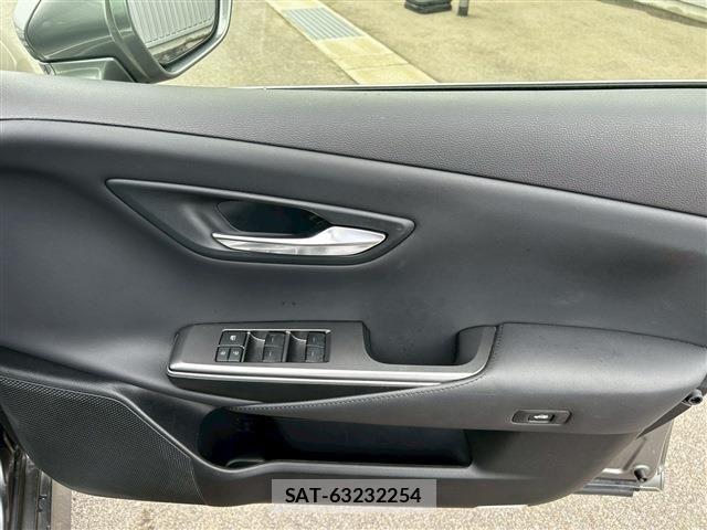 Toyota CROWN SEDAN 2021-07 7216697-24