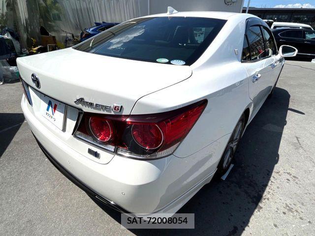 Toyota CROWN SEDAN 2016-01 7216646-18