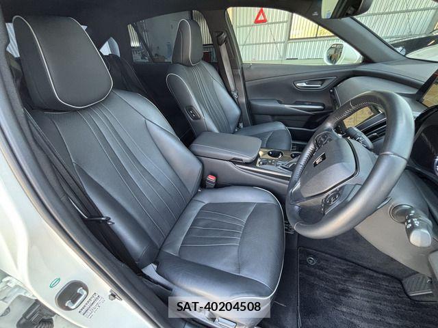 Toyota CROWN SEDAN 2018-08 7216656-15