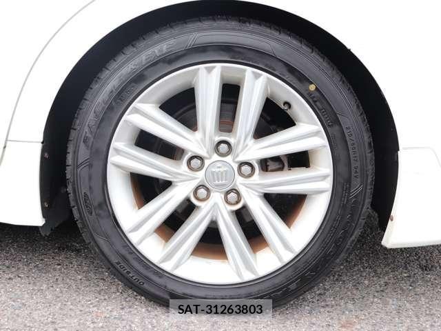 Toyota CROWN SEDAN 2013-05 7216612-19