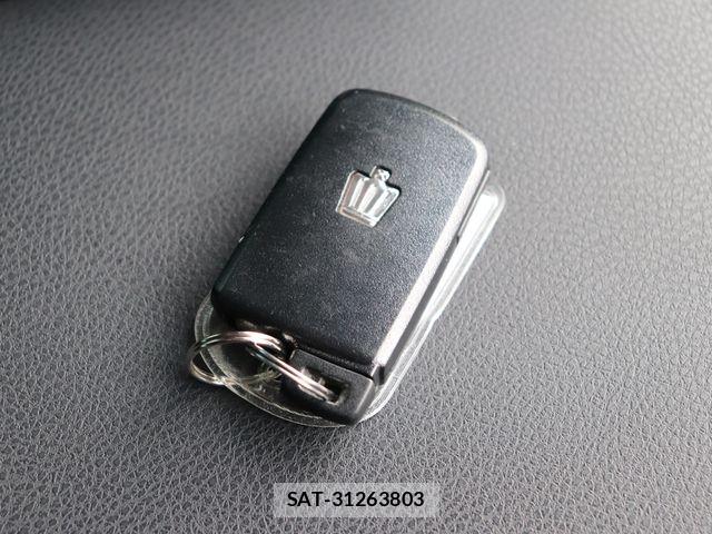 Toyota CROWN SEDAN 2013-05 7216612-24